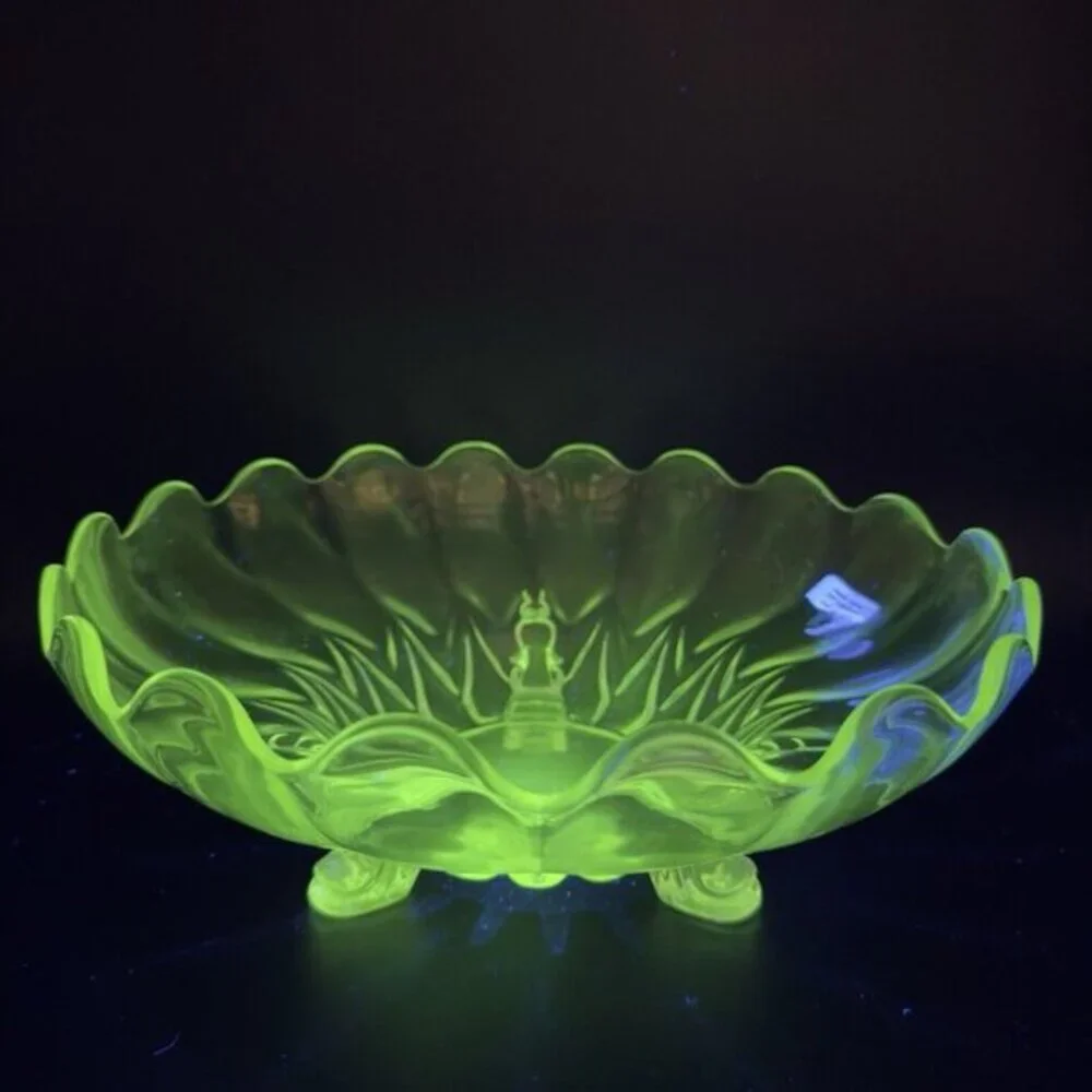Antique Clear 3 Footed Bowl Dish Janice Glass Green‎ UV Manganese 365nm Glowing